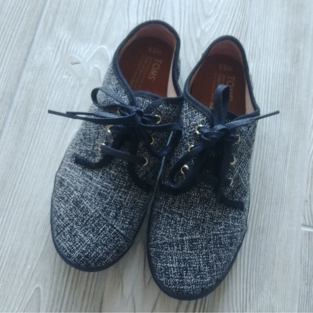 Toms